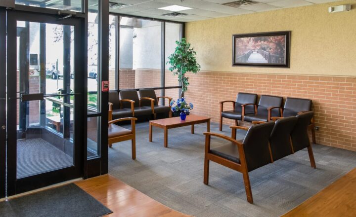 Lounge at Alpharus Health Aurora residential treatment campus