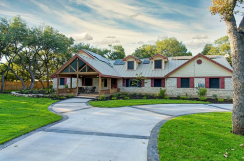 Alta Loma The Lodge — Austin residential campus