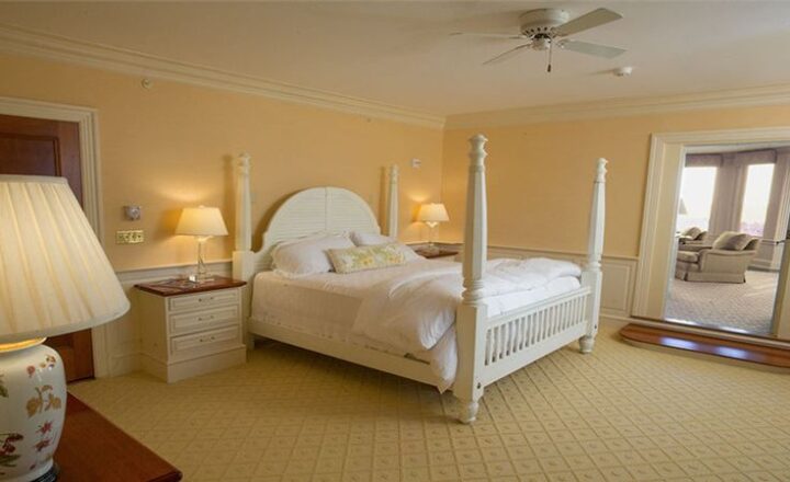 Private bedroom at Borden Cottage in Camden