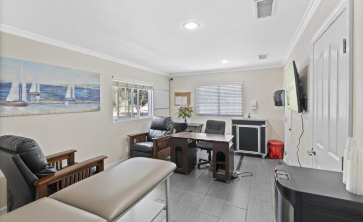 Residential bedroom at CNV Detox in Los Angeles