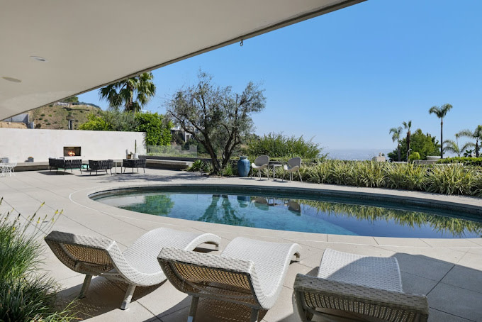 Pool and outdoor terrace at Carrara Treatment Los Angeles II