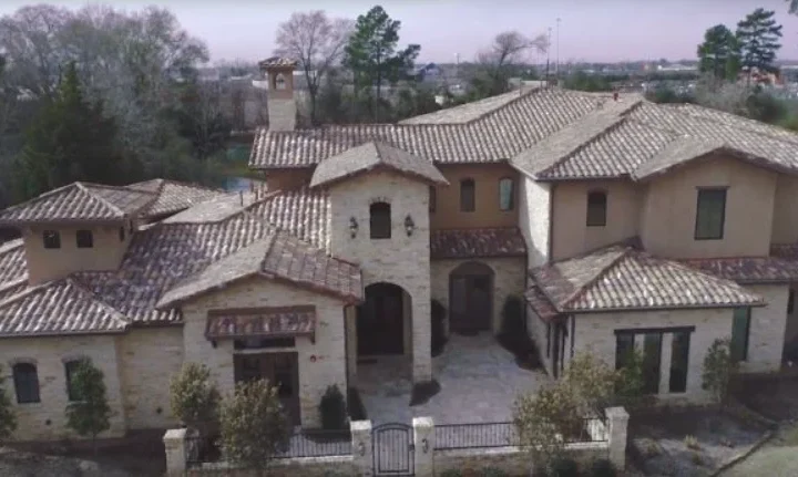 Exterior of the Center for Discovery Cypress residential treatment estate