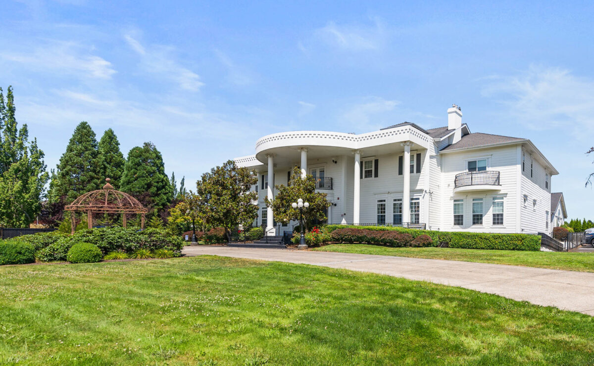 Outdoor pool and landscaped residential grounds at Discover Recovery in Camas, Washington