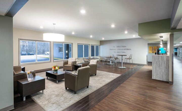 Residential lobby and lounge at Ethan Crossing in Springfield, Ohio