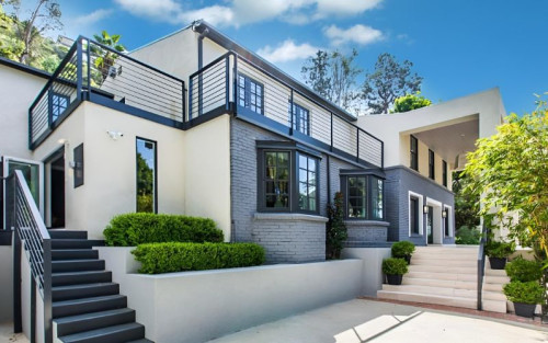 Exterior view of Faith Recovery Center — Beverly Hills