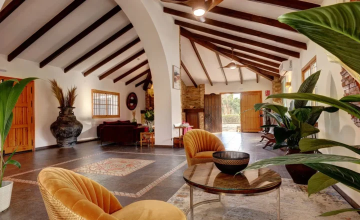 Residential lounge inside Hacienda Paradiso in Málaga