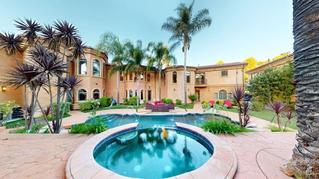 Pool and spa at Haven Hills Rehab’s residential estate in Encino