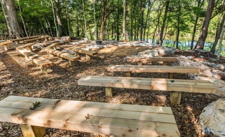 Outdoor grounds at JourneyPure at the River in Tennessee
