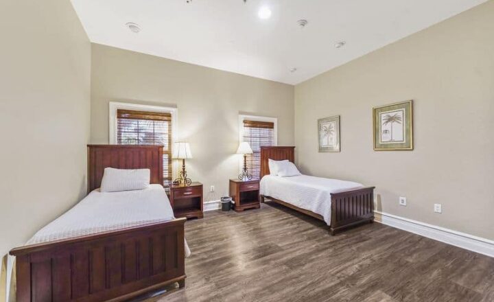 Semi-private residential bedroom at Kemah Palms Recovery in Texas