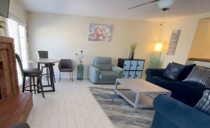 Furnished resident lounge at Moriah Behavioral Health Dutch Valley in Las Vegas