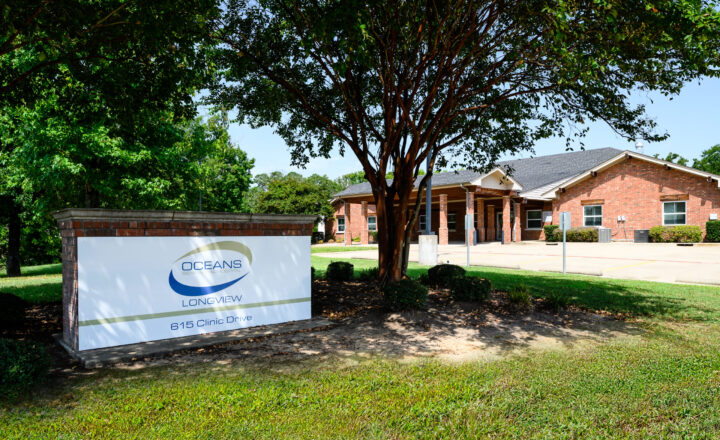 Entrance and grounds at Oceans Behavioral Hospital Longview