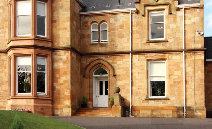 Entrance and exterior of Priory Hospital Glasgow