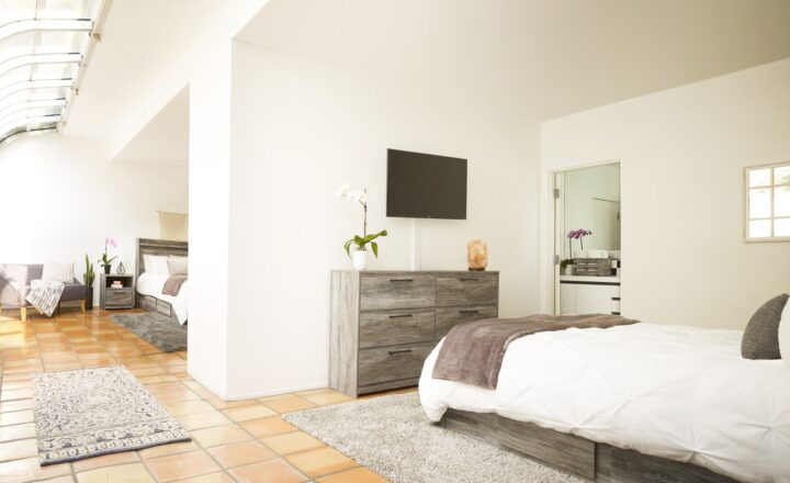 Shared bedroom at Summit Malibu with two sleeping areas separated by a wall
