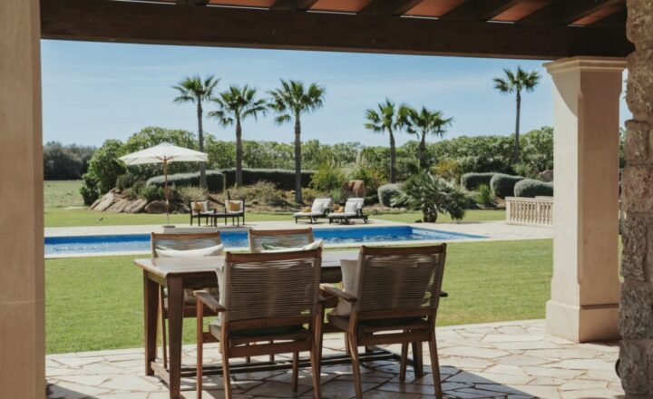 Outdoor dining area, garden and pool pictured by THE BALANCE Mallorca