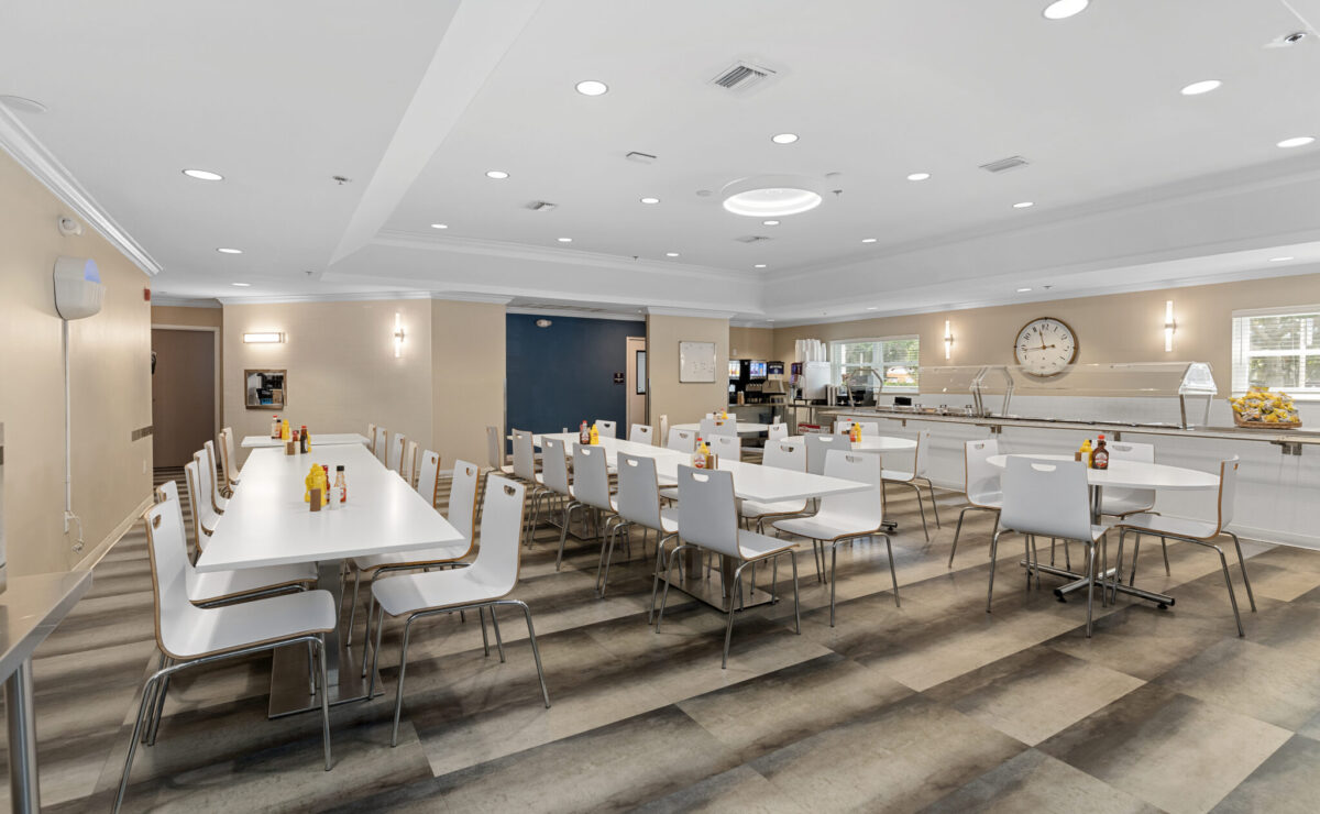 Dining area at The Recovery Village Palm Beach at Baptist Health