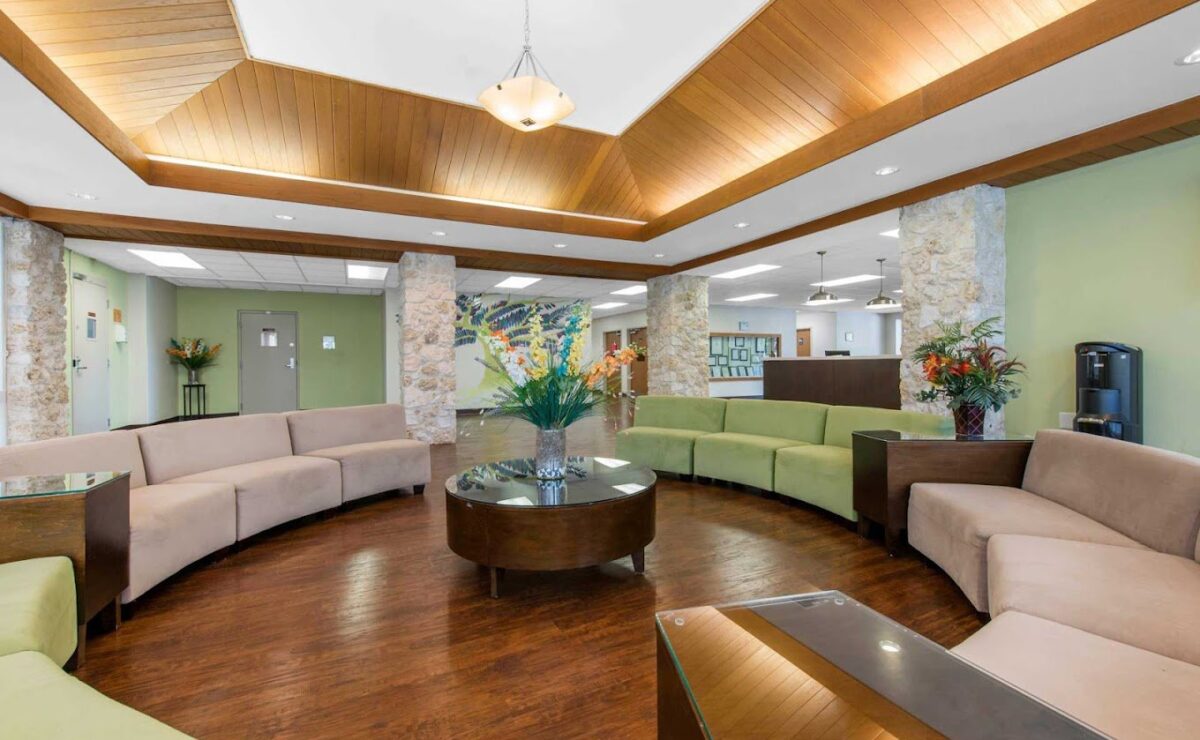 Lounge at The Recovery Village Umatilla