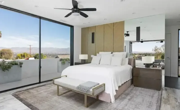 Residential bedroom at Vanity Wellness Center in Woodland Hills