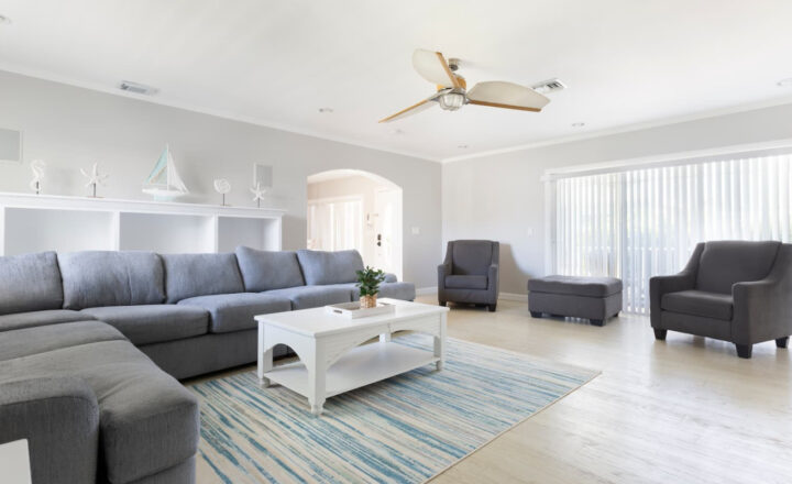 Residential lounge at Zinnia Health Singer Island in Riviera Beach