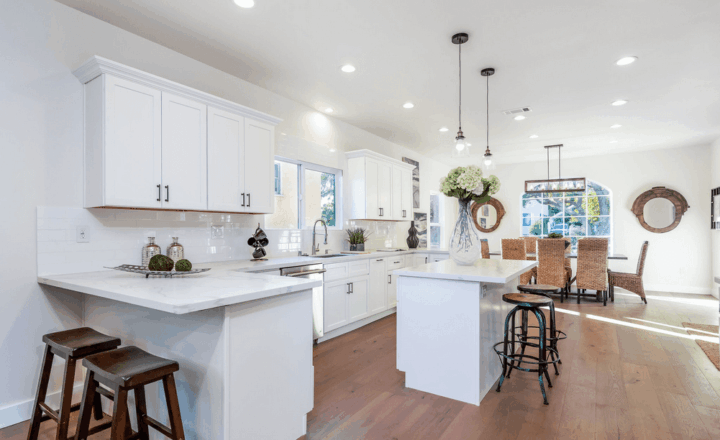 Kitchen and dining area at Conquer Recovery's Los Angeles facility
