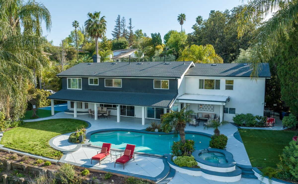 Hillside Recovery house and pool in Woodland Hills