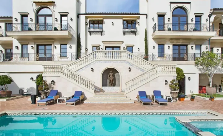 Castilian residential treatment house and swimming pool in Los Angeles