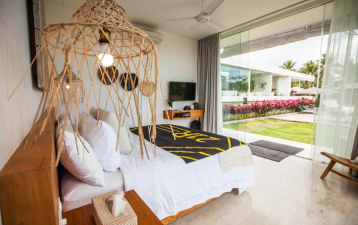 Furnished bedroom at the 21Renew residential program in Bali