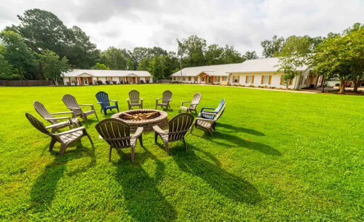 Communal lounge inside Defining Wellness Centers in Brandon, Mississippi