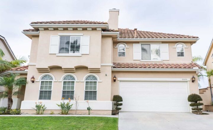 Front exterior of Hillside Mission residential treatment home in Mission Viejo