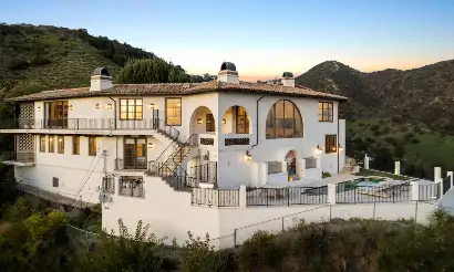 Pool and residence at Legacy Healing Center Wattles in Los Angeles