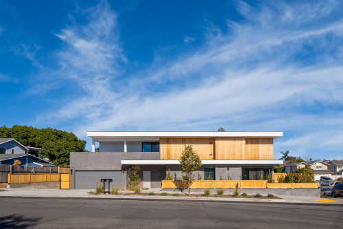 Renu Healthcare residential treatment building in Costa Mesa