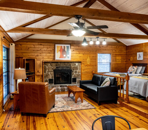 Dining and communal area at Retreat at Sky Ridge