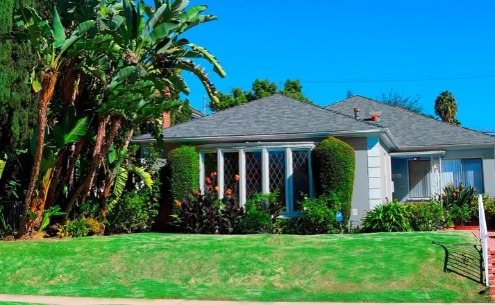 Exterior of the Revive Detox residential treatment home in Los Angeles