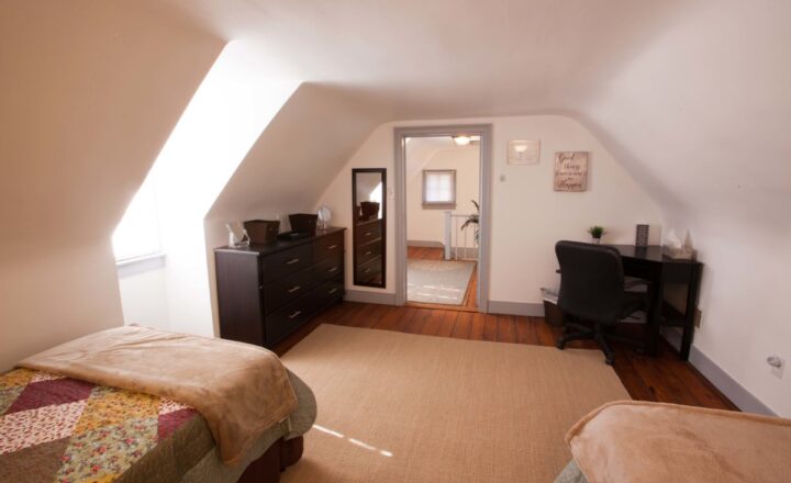 Residential bedroom at Williamsville Wellness in Hanover, Virginia